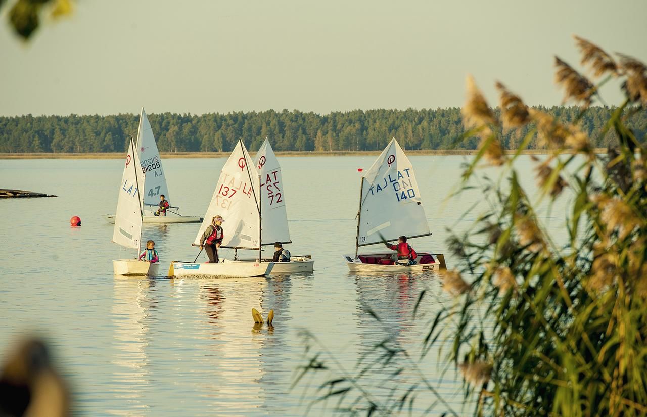 Отель Hotel Mezaparks Рига-30